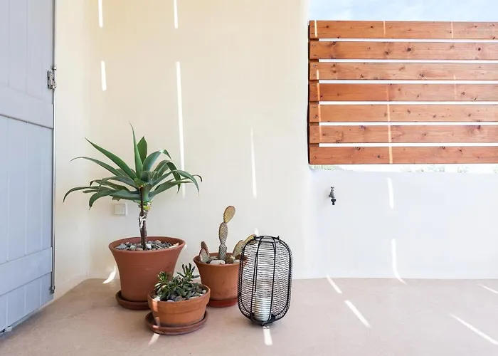 - Private Pool - Access Parasporos