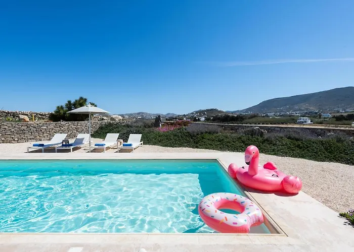 - Private Pool - Access Villa Parasporos