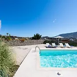 - Private Pool - Access *