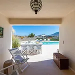 - Private Pool - Access Parasporos
