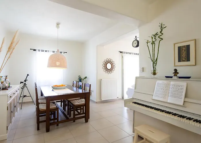 Villa - Private Pool - Access *